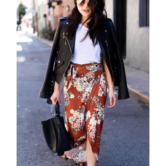 🌟NEW🌟 Max Studios floral wrap skirt - Picture 3 of 6